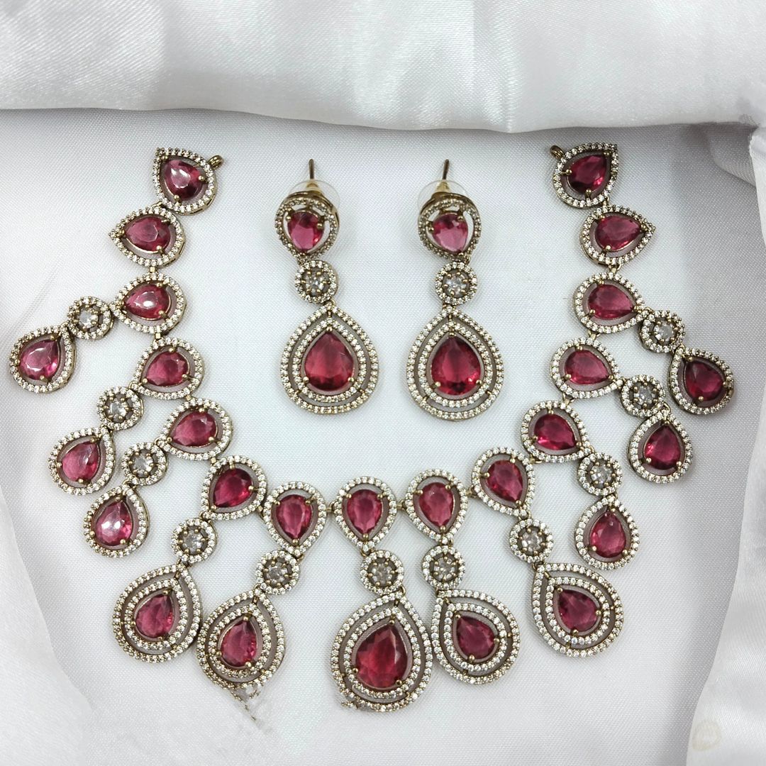 Trendy Halskette mit Ohrringe - gold | Magenta rot