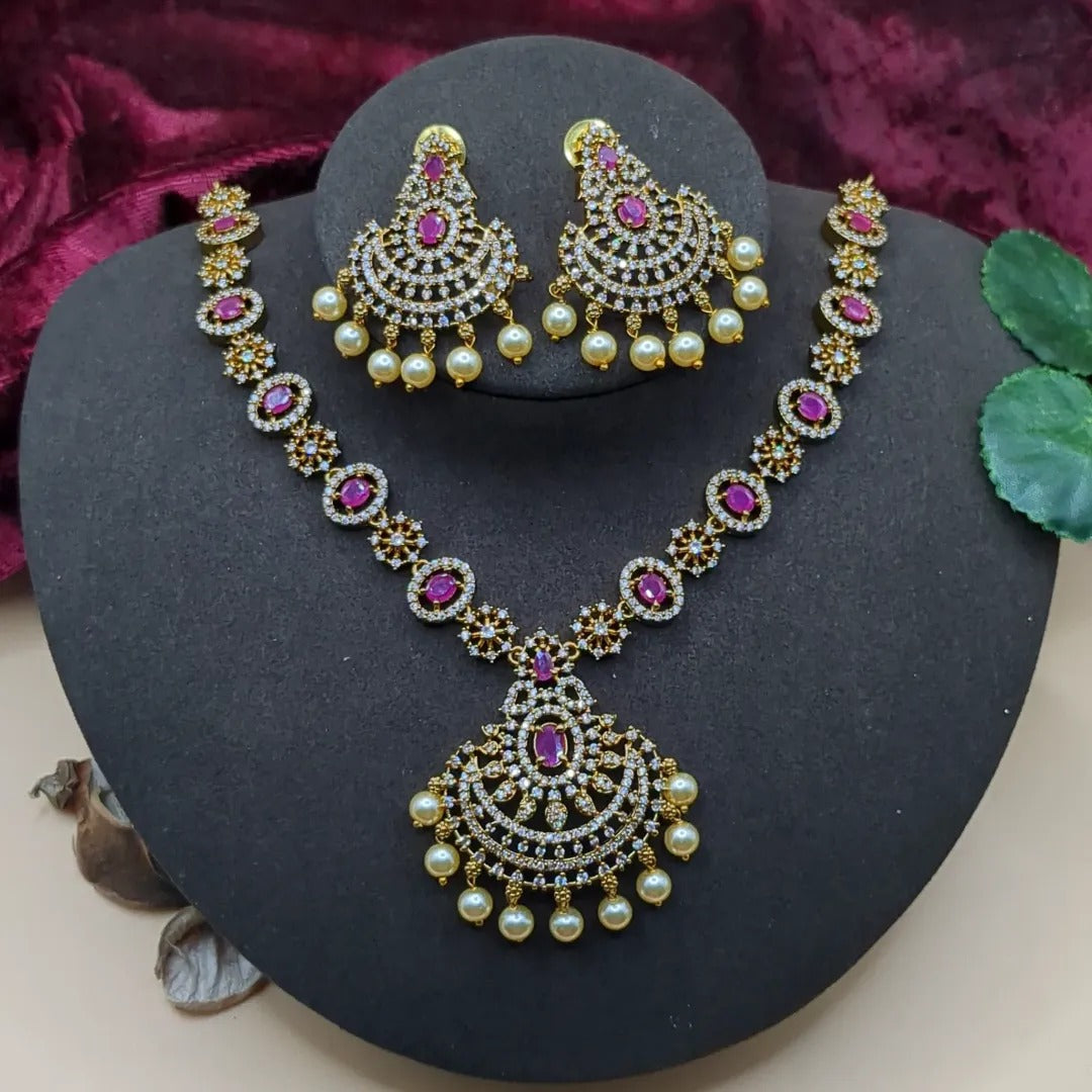 Trendy Halskette mit Ohrringe - gold | Magenta