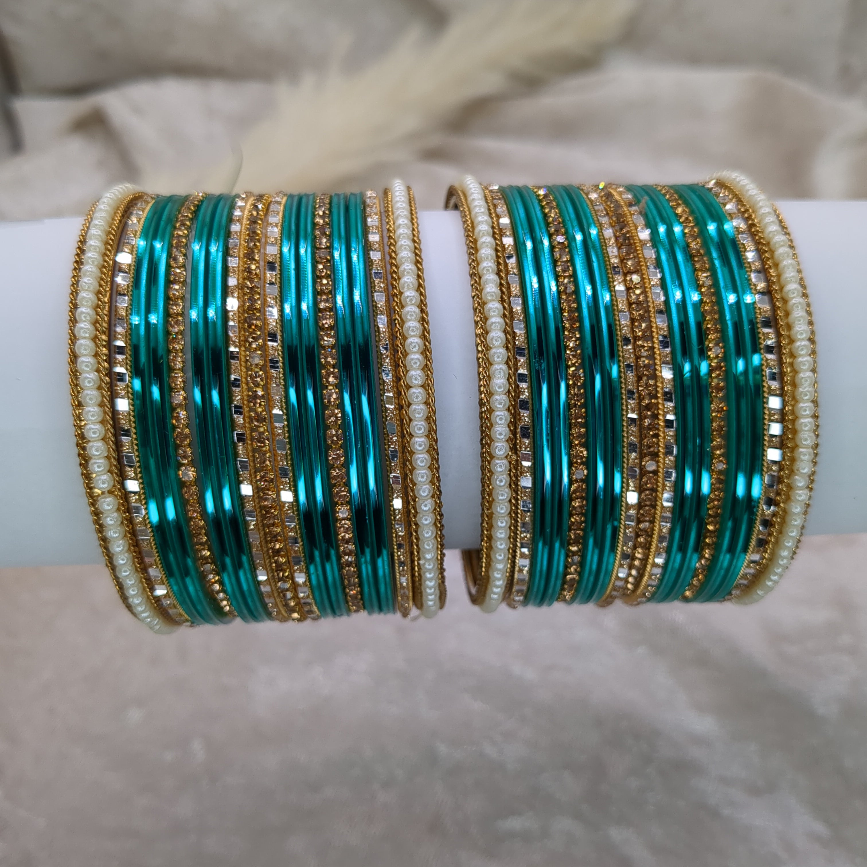 Armreifen Set - Türkistöne | Blau grün | Gold | Größe 2.8