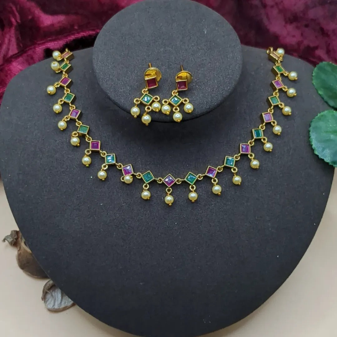 Trendy Halskette mit Ohrringe - gold | grün Ruby