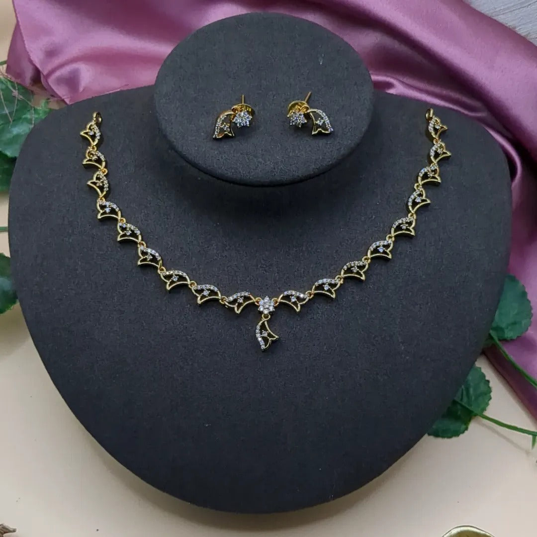 Trendy Halskette mit Ohrringe - gold | weiß