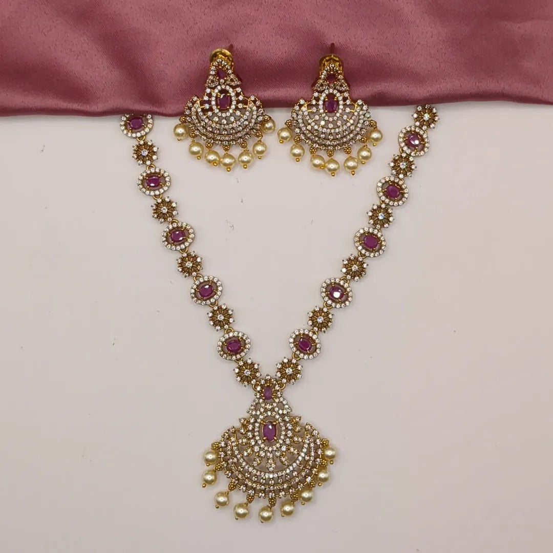 Trendy Halskette mit Ohrringe - gold | Magenta