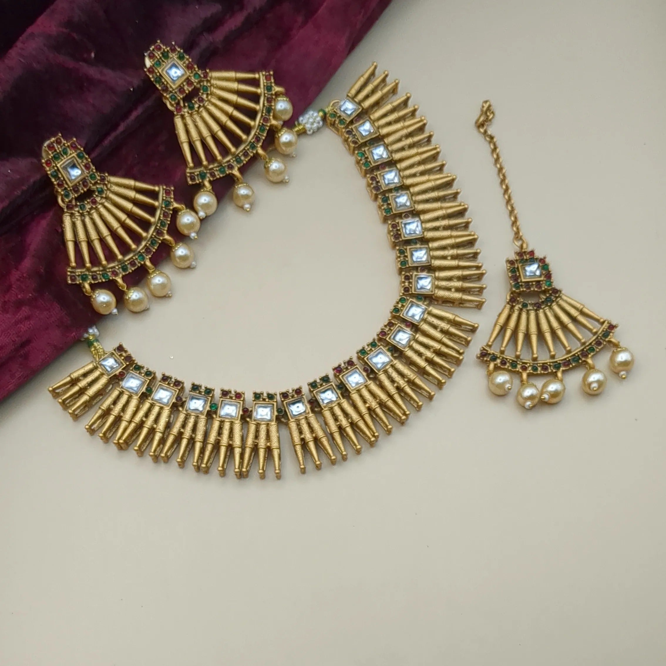 Tempel Halskette mit Ohrringe & Tikka - matt gold