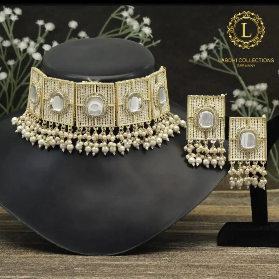 Kundan Choker Necklace with Earrings - white