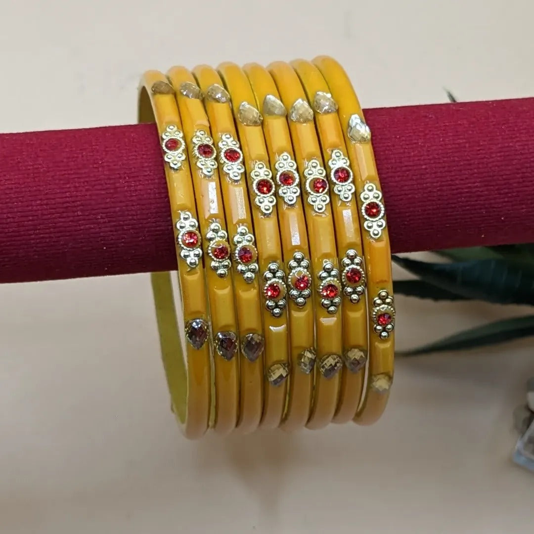 Colored bangle set with 8 bangles