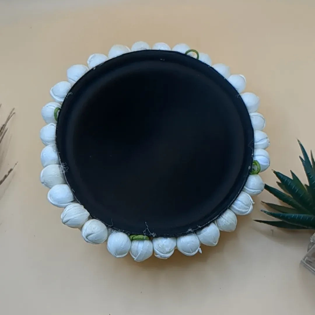 Künstliche indische Haarblumen Weiß