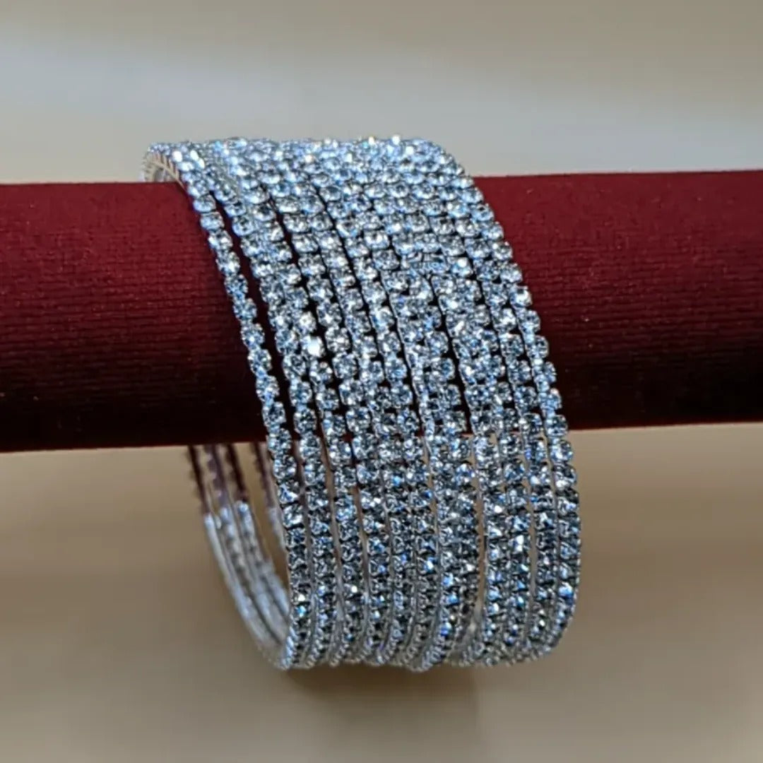 Silberne Armreifen-Set mit 12 Armreifen