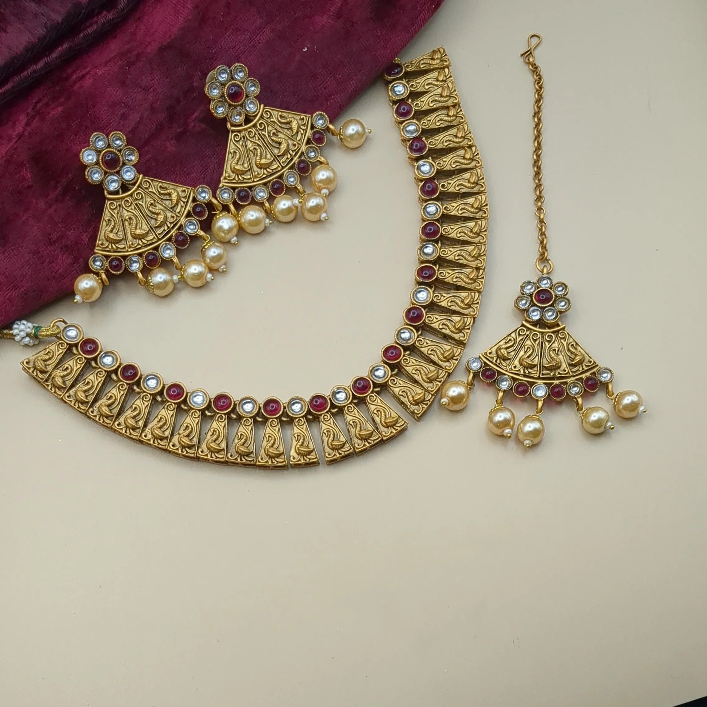 Tempel Halskette mit Ohrringe - gold