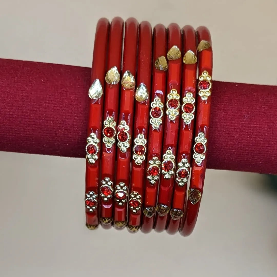 Colored bangle set with 8 bangles