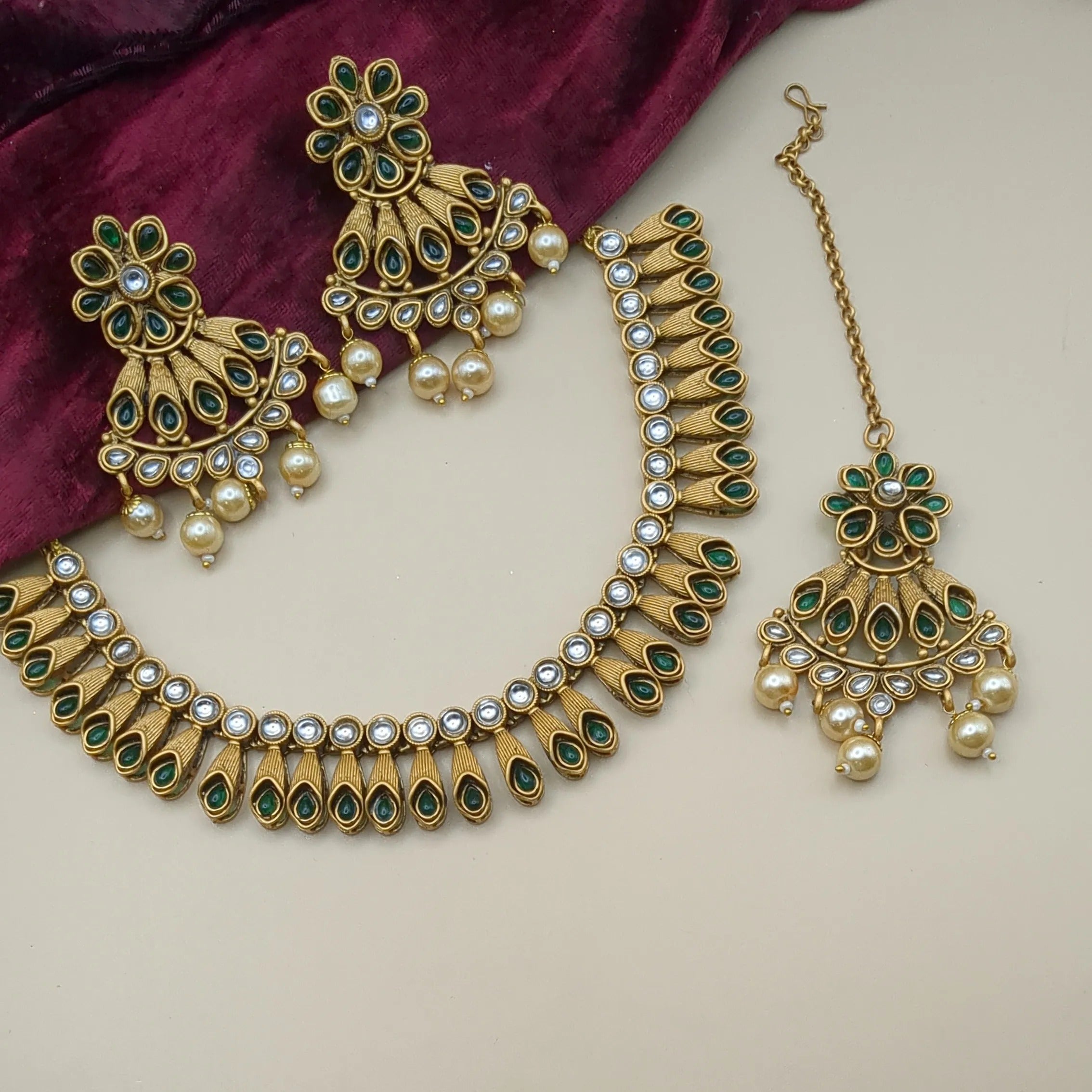 Tempel Halskette mit Ohrringe - gold