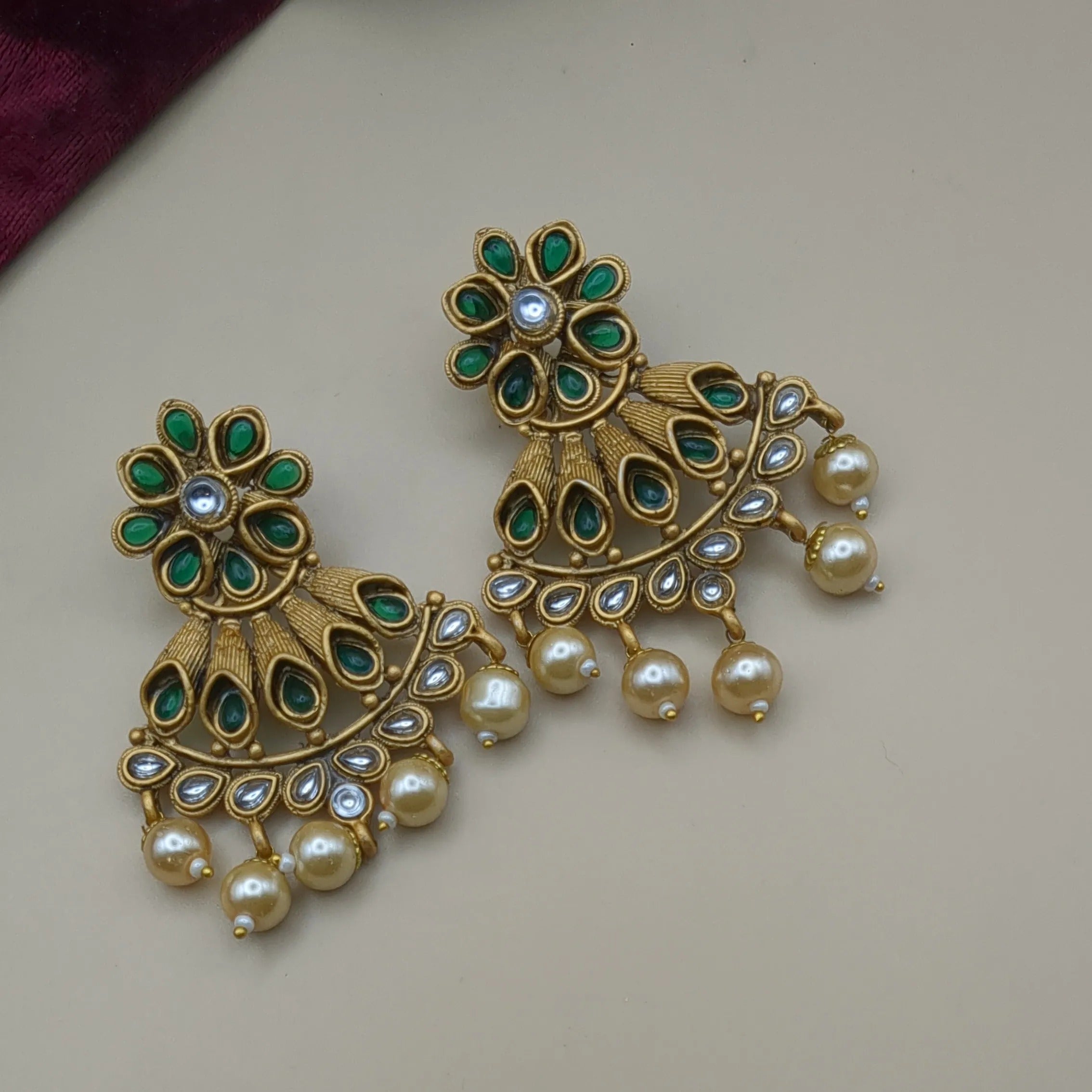 Tempel Halskette mit Ohrringe - gold