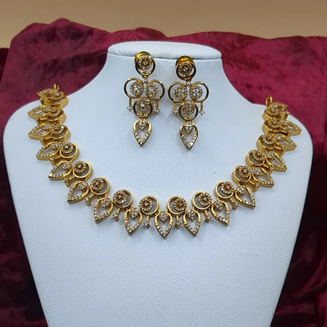 Trendy Halskette mit Ohrringe - gold | weiß