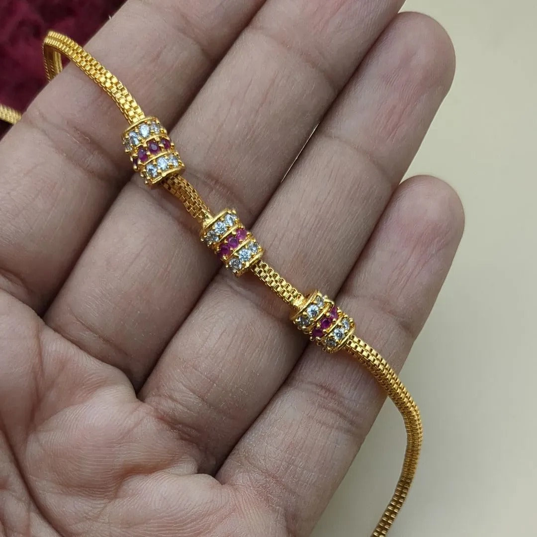 Traditionelle Mugappu Seitenkette