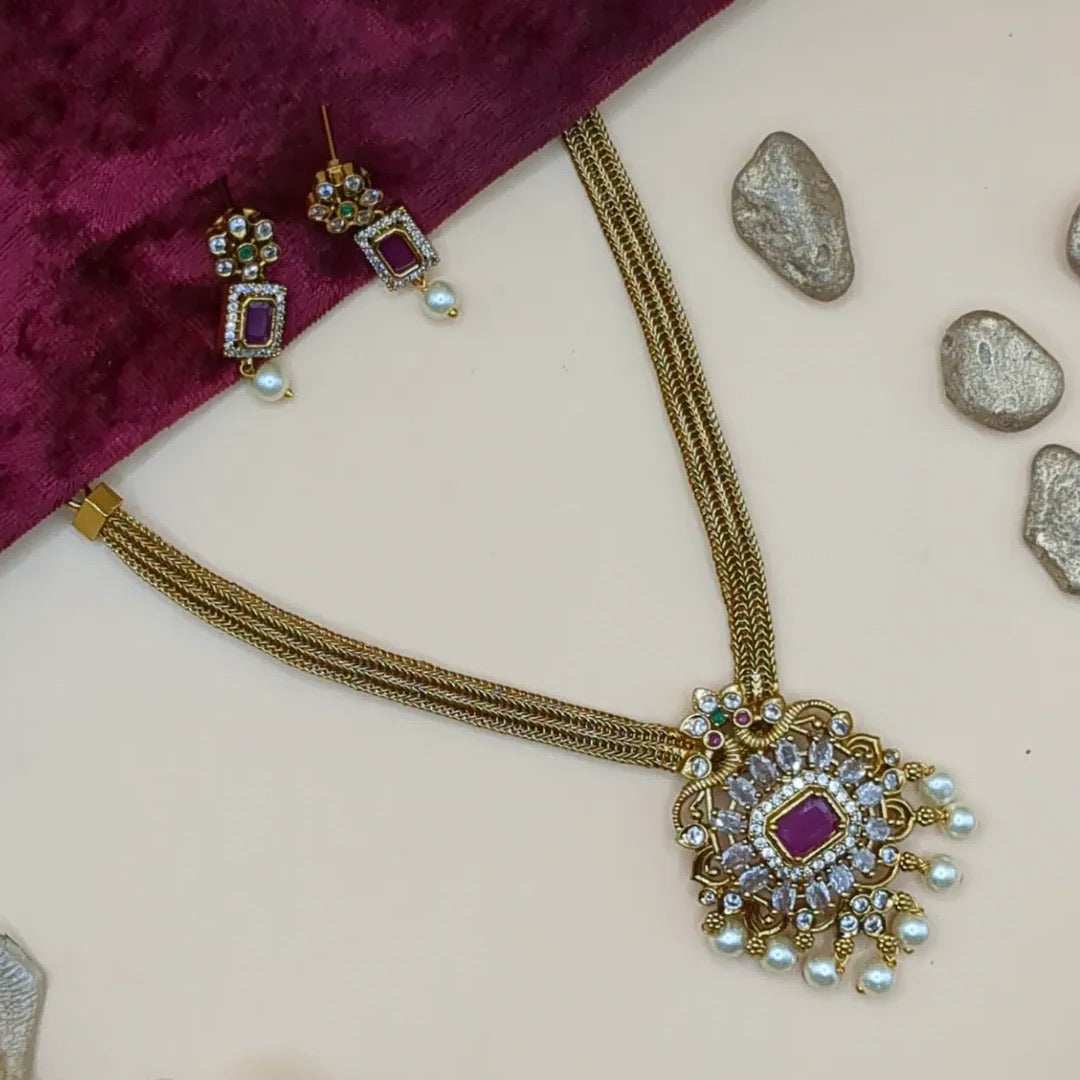 Trendy Halskette mit Ohrringe - gold | Magenta