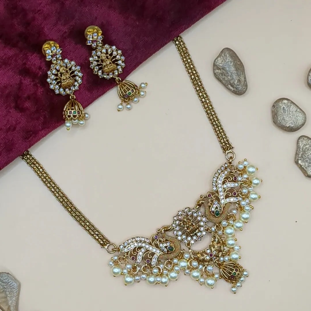 Trendy Halskette mit Ohrringe - gold