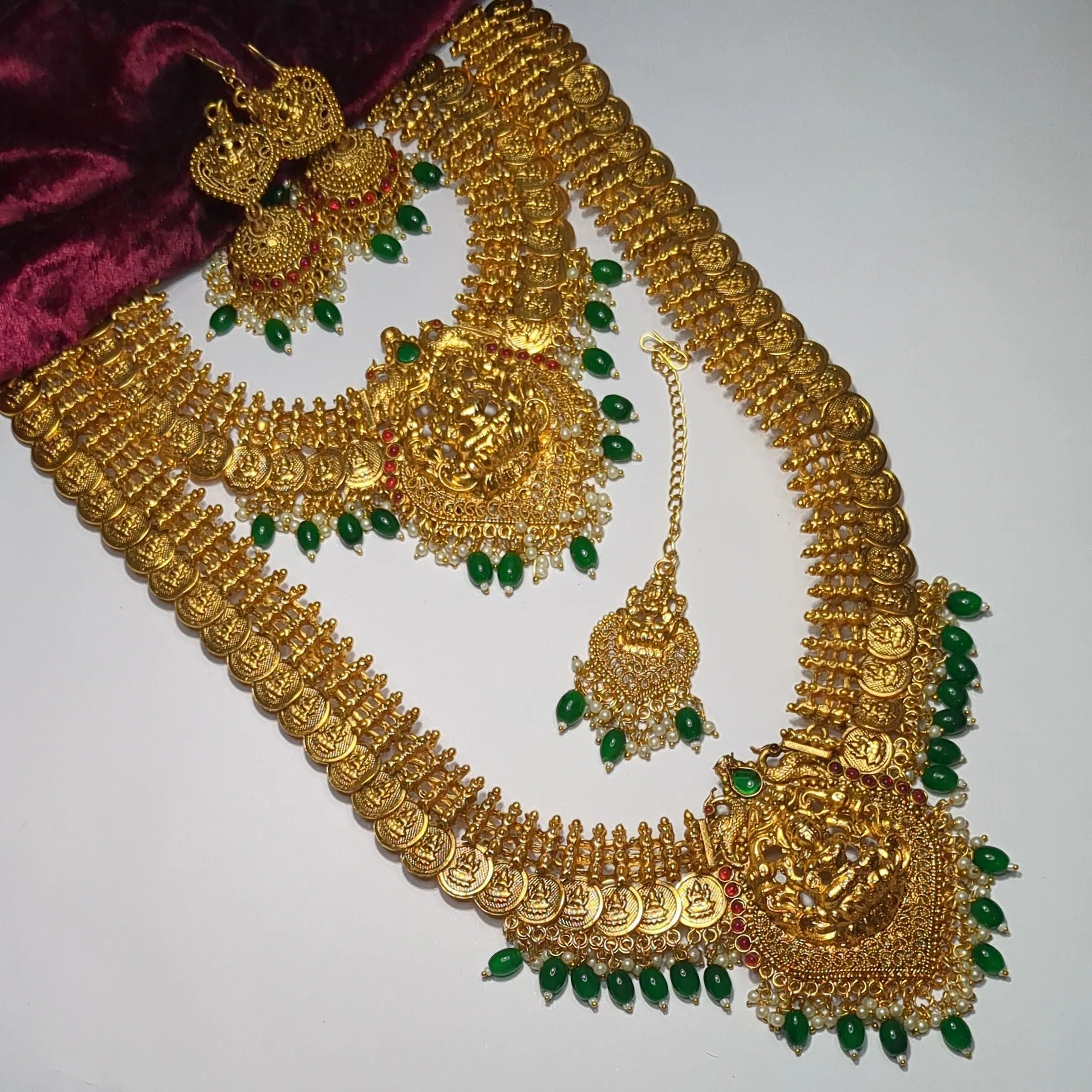 Tempel Braut Halskette, Haram, Ohrringe & Tikka - gold | grün |Combo Set