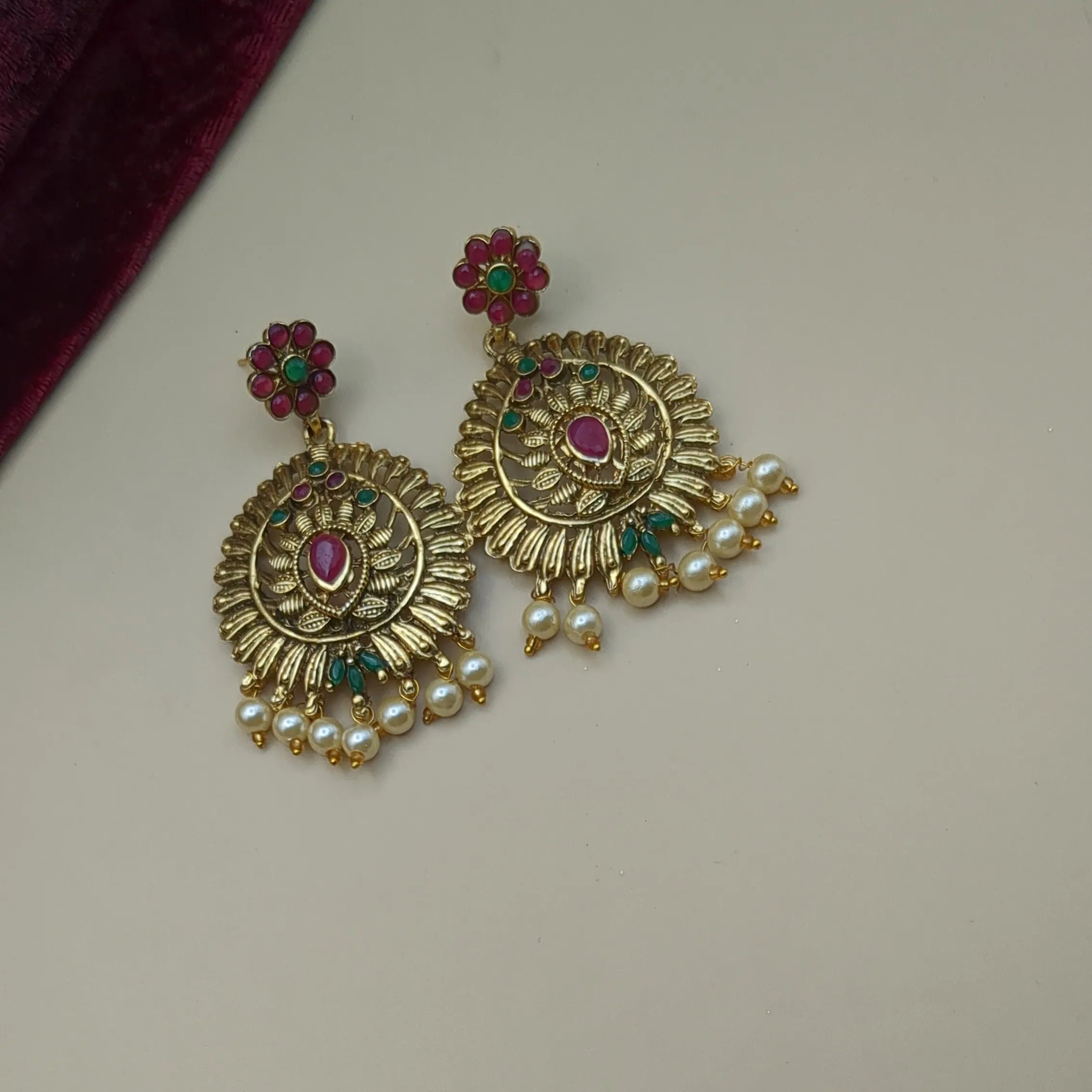 Tempel Braut Halskette, Haram, Ohrringe & Tikka - gold | grün | rot|Combo Set