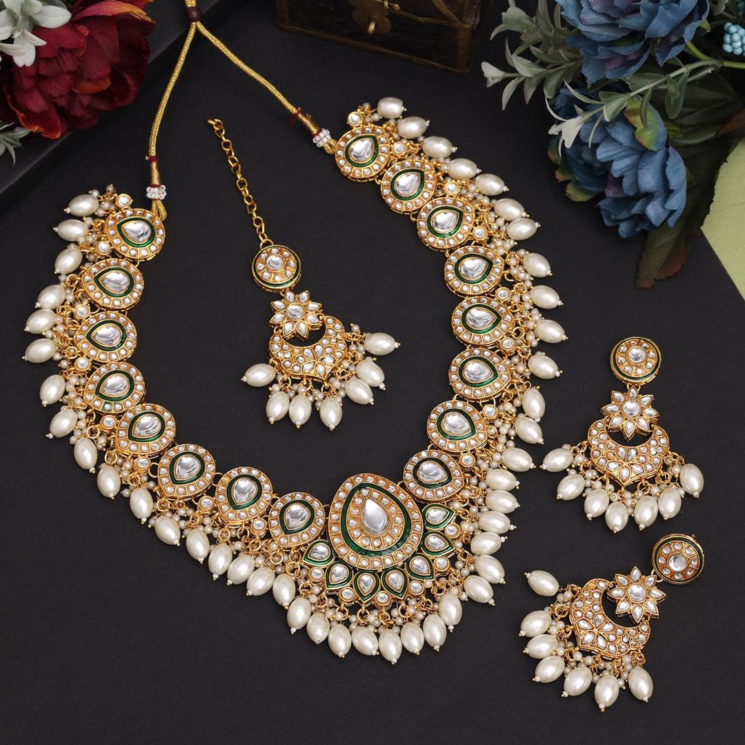 Kundan Halskette mit Ohrringe & Tikka - gold |