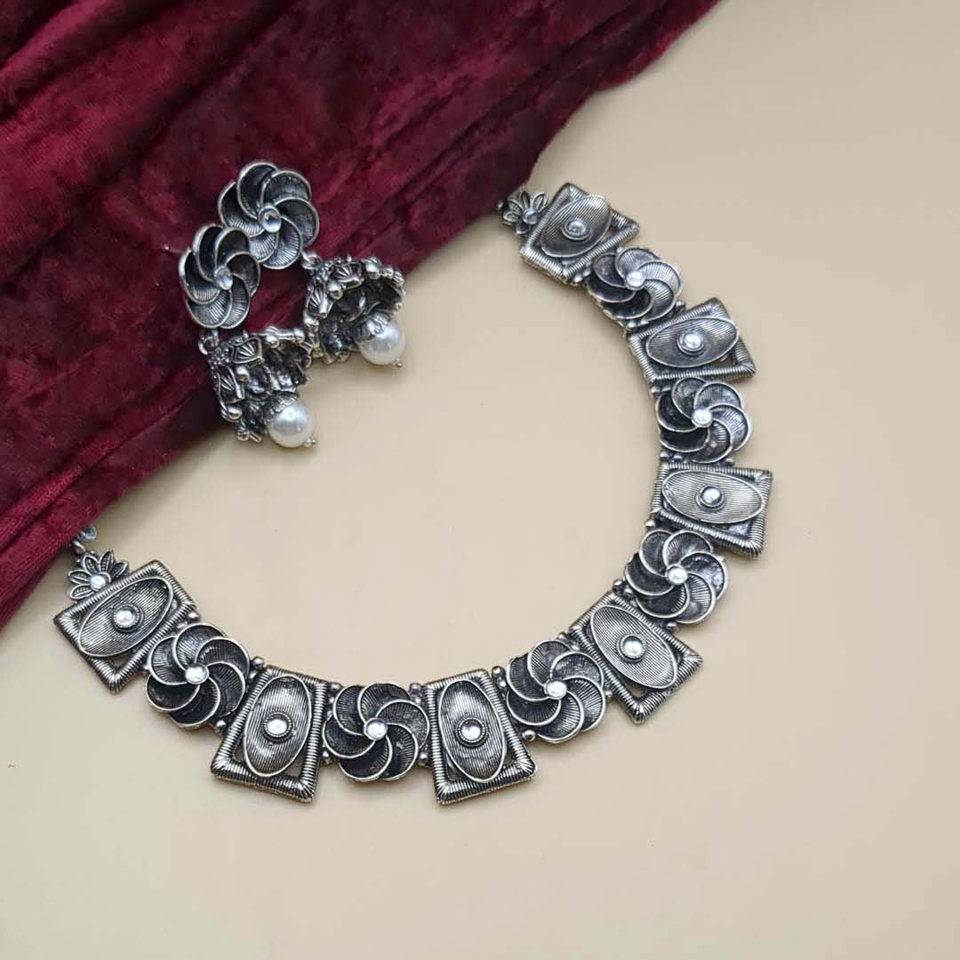 Halskette mit Ohrringe - Oxidiert