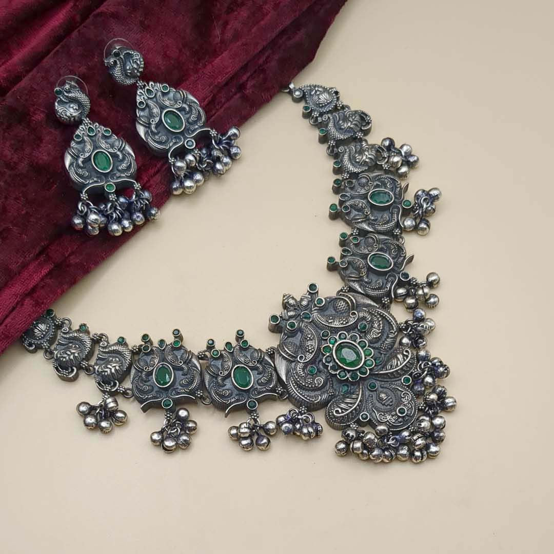 Halskette mit Ohrringe - Oxidiert