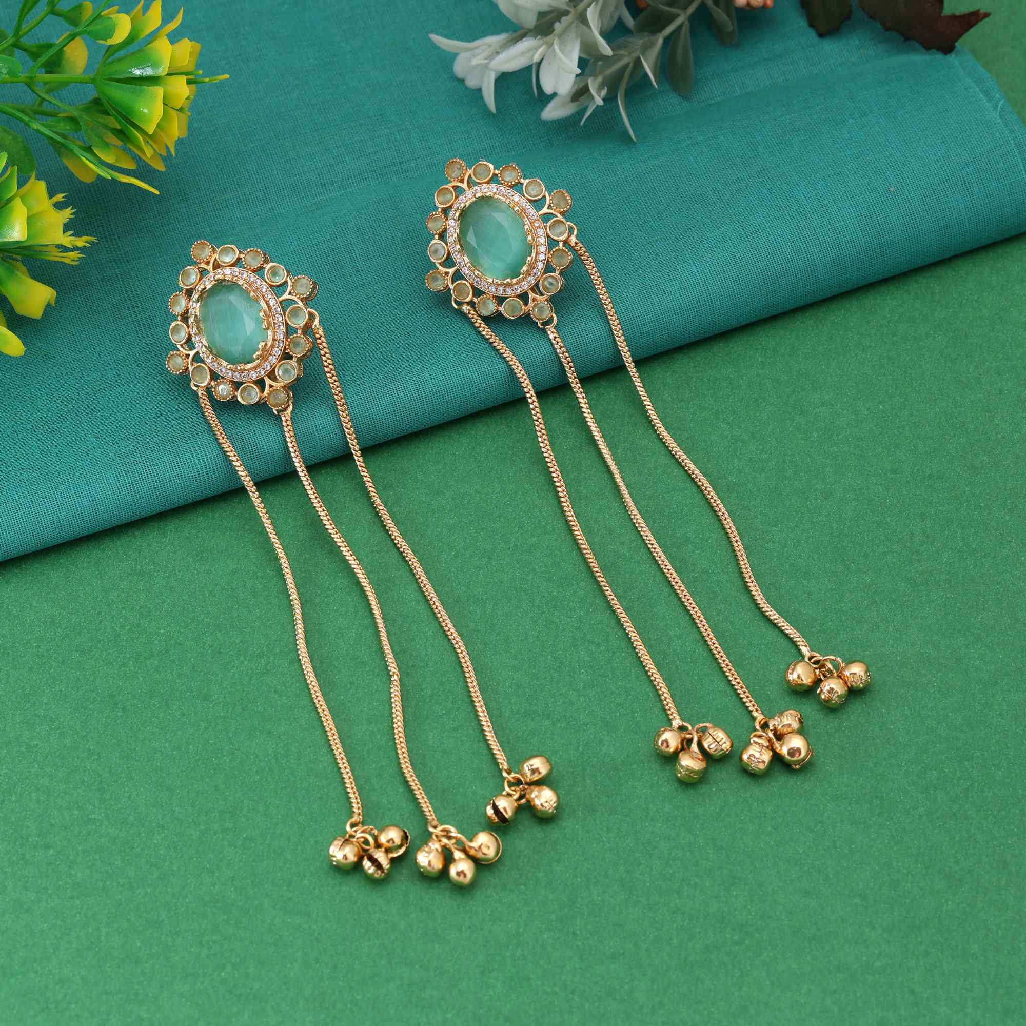 Lange goldfarbene Kaschmir-Ohrringe | mint