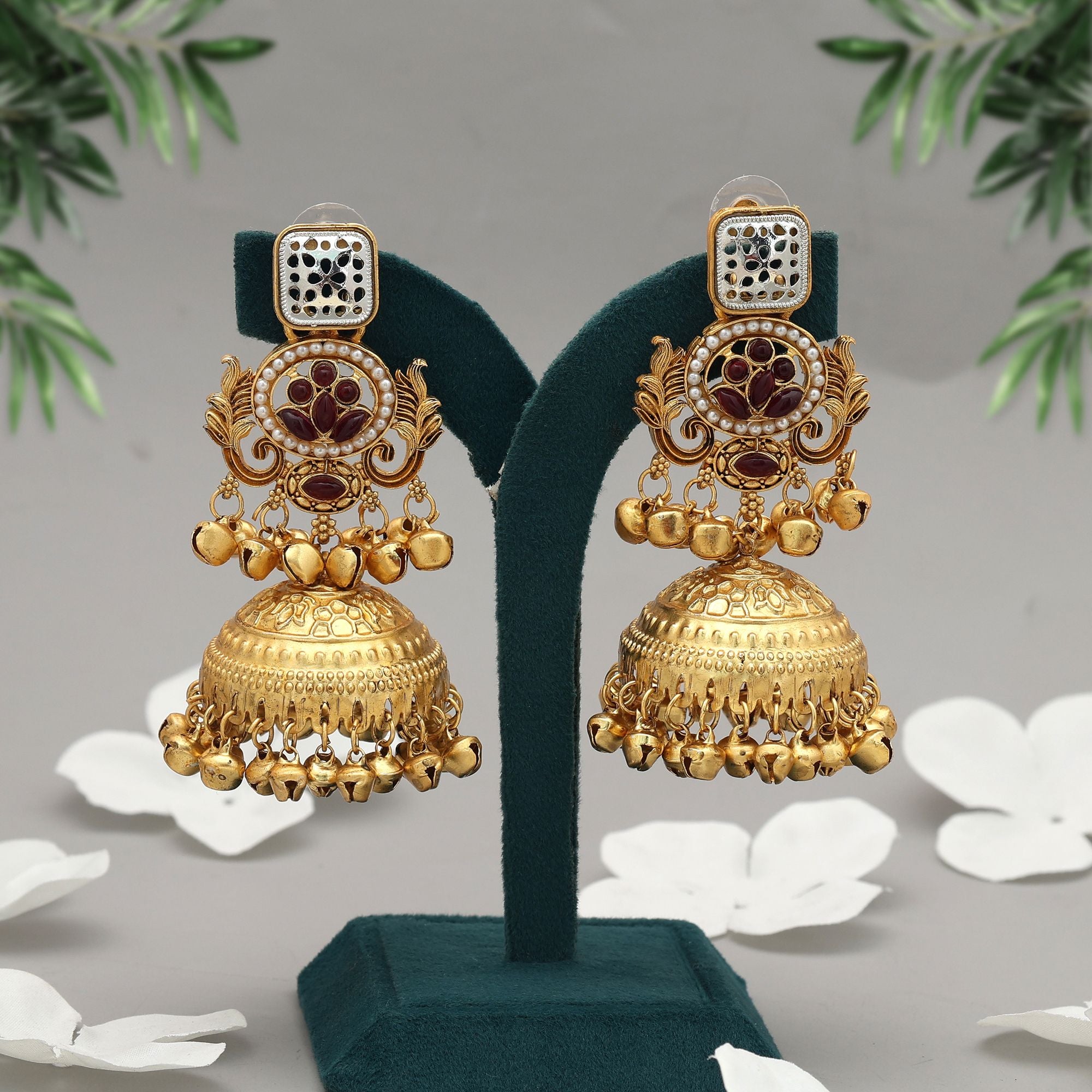 Lange goldfarbene Kaschmir-Ohrringe | Jumkha groß - maroon