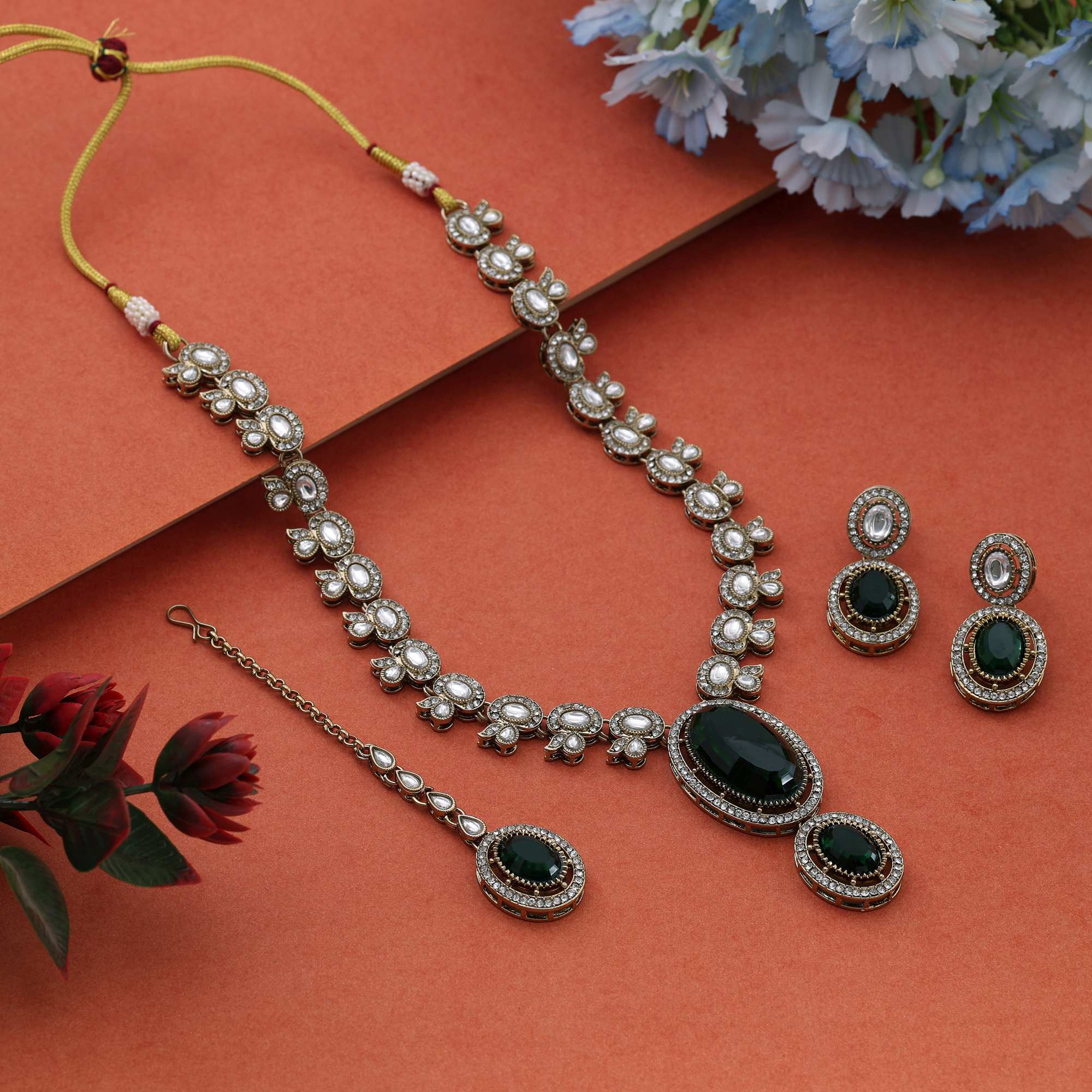 Kundan Halskette mit Ohrringe & Tikka - gold | grün