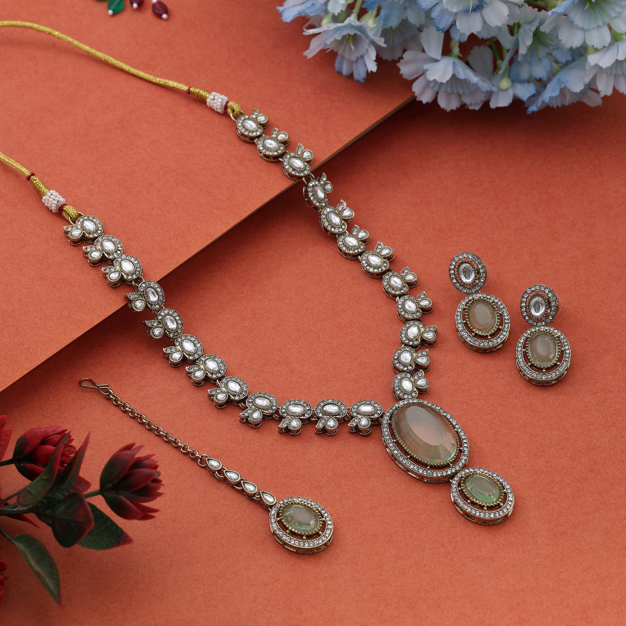 Kundan Halskette mit Ohrringe & Tikka - gold | grün