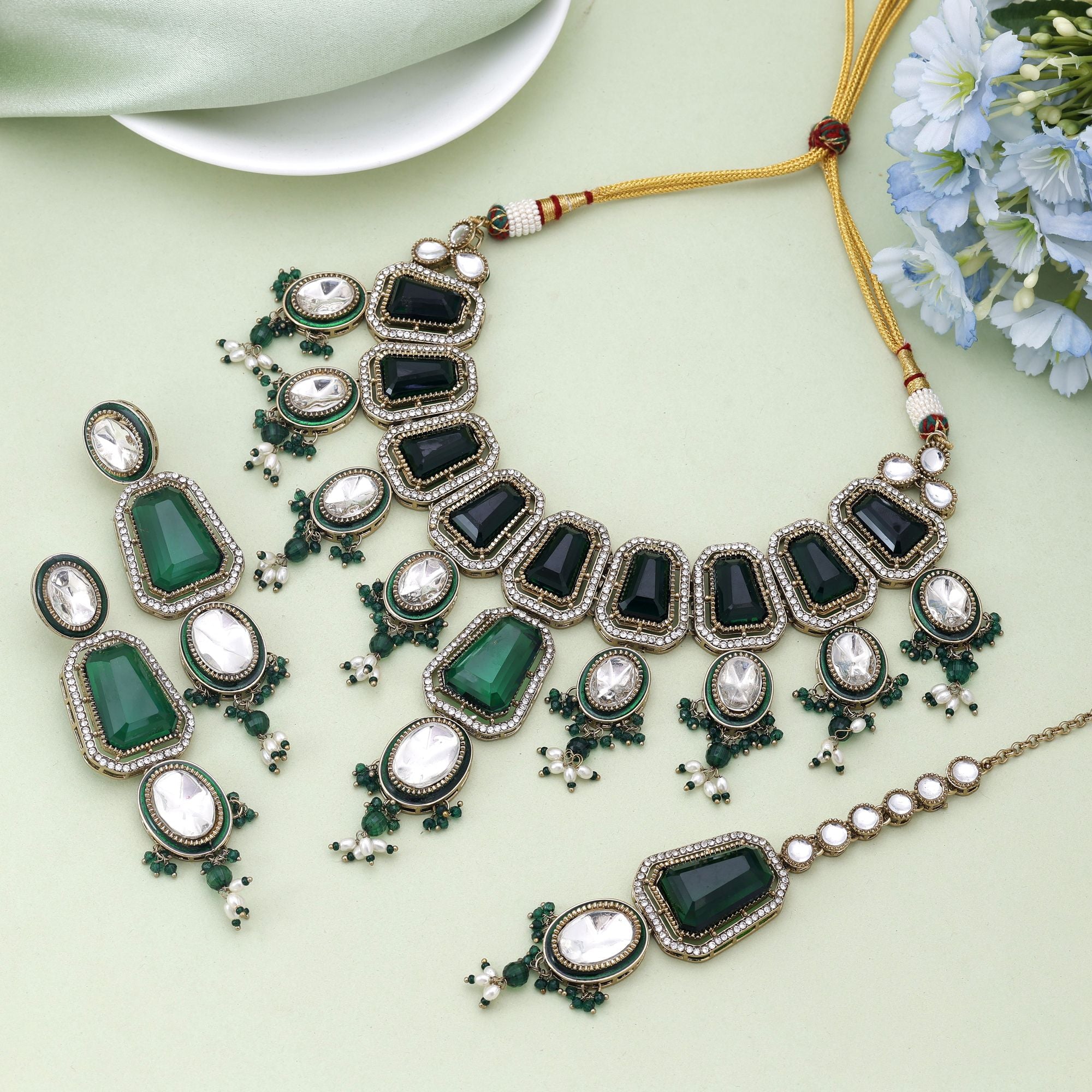 Kundan Halskette mit Ohrringe & Tikka - gold |grün
