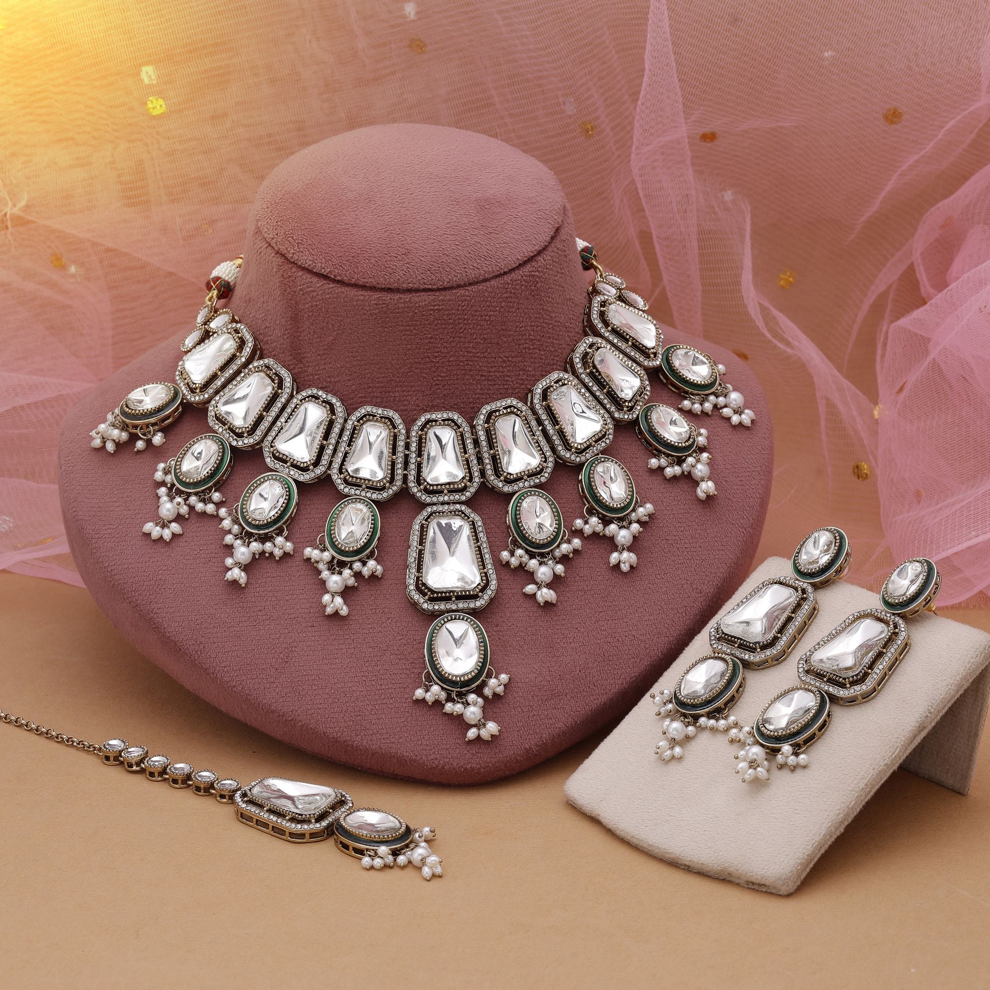 Kundan Halskette mit Ohrringe & Tikka - gold | weiß