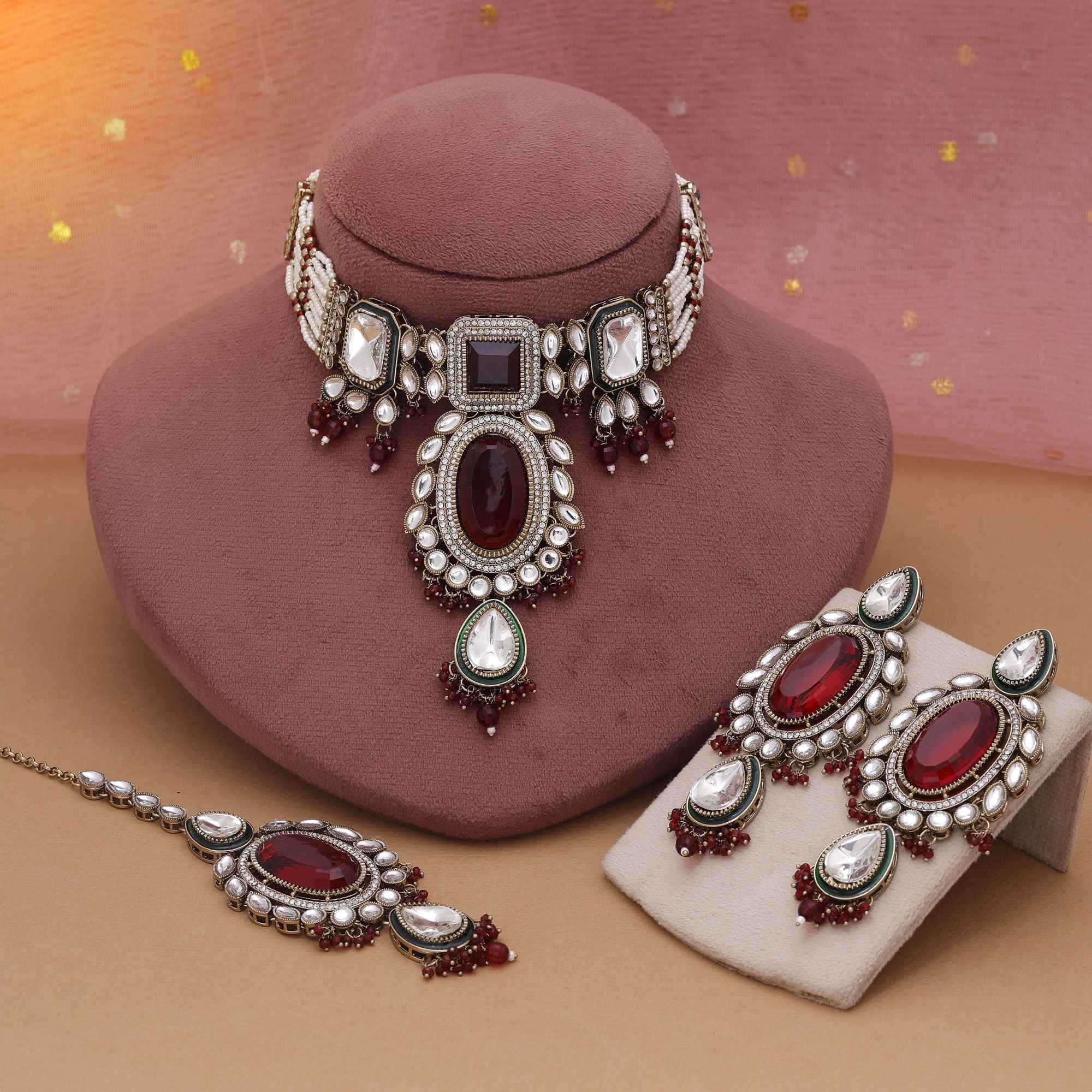 Kundan Halskette mit Ohrringe & Tikka - gold | maroon