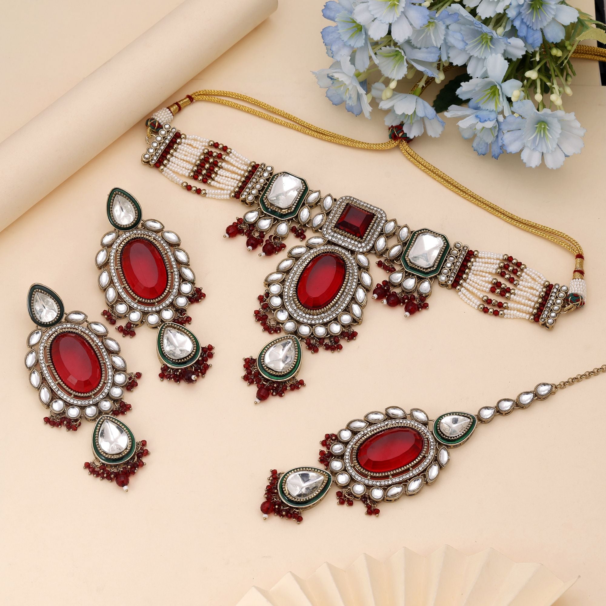Kundan Halskette mit Ohrringe & Tikka - gold | maroon