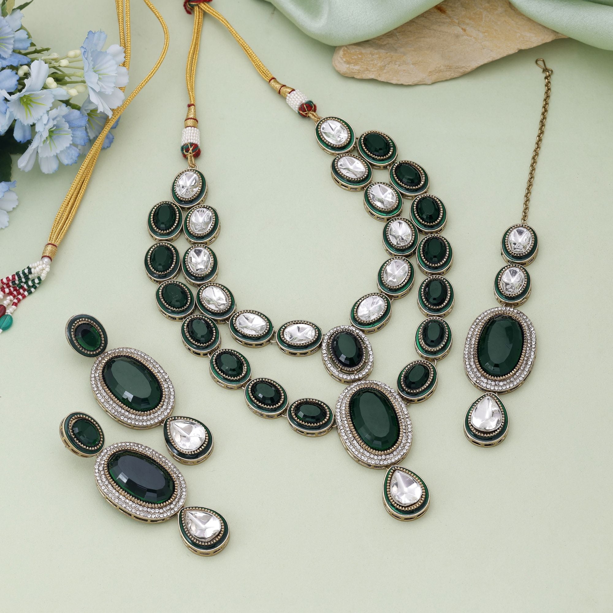 Kundan Halskette mit Ohrringe & Tikka - gold | grün