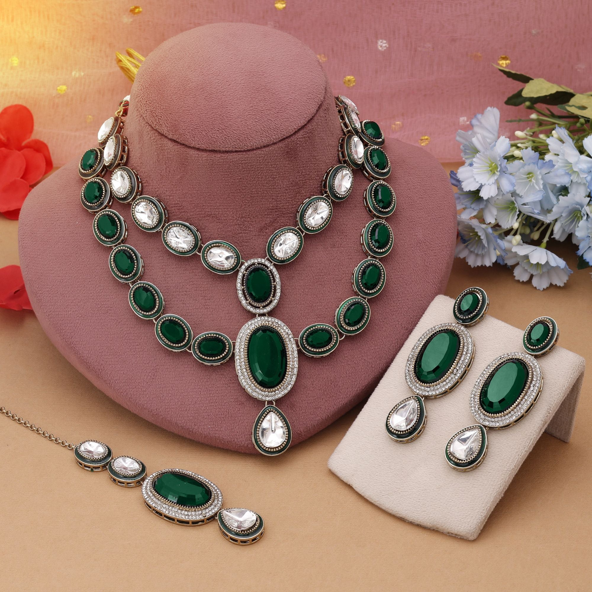 Kundan Halskette mit Ohrringe & Tikka - gold | grün