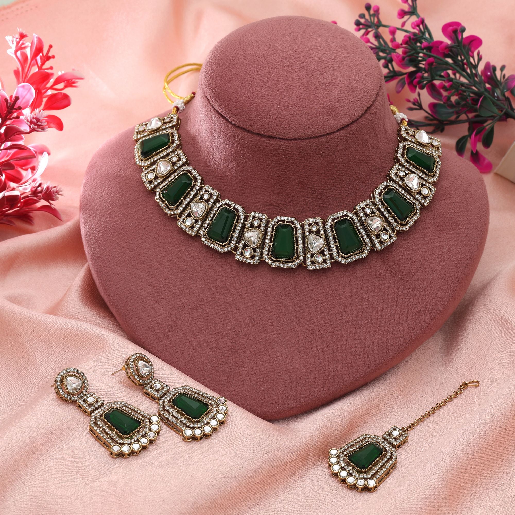 Kundan Halskette mit Ohrringe & Tikka - gold | grün
