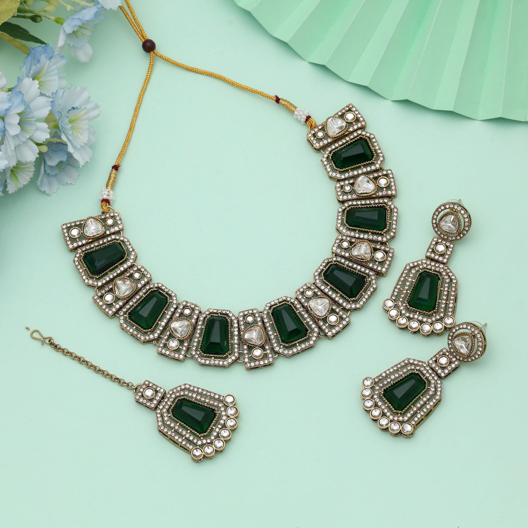 Kundan Halskette mit Ohrringe & Tikka - gold | grün