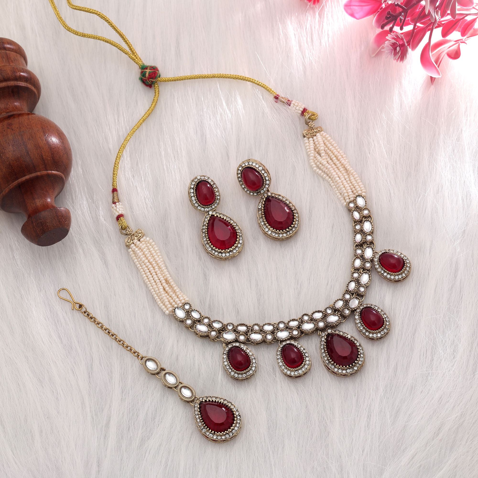 Kundan Halskette mit Ohrringe & Tikka - gold | maroon