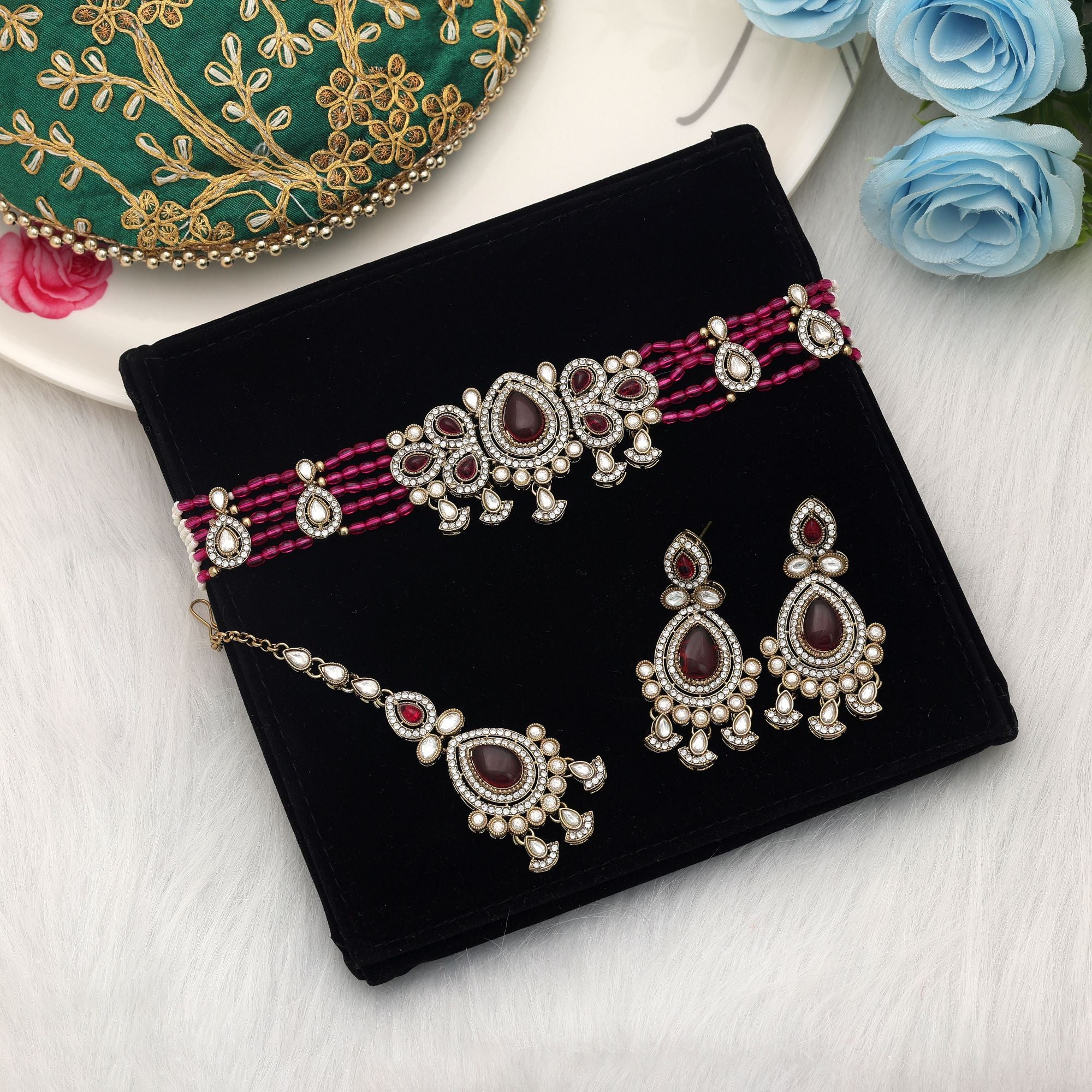 Kundan Halskette mit Ohrringe & Tikka - gold | Rani