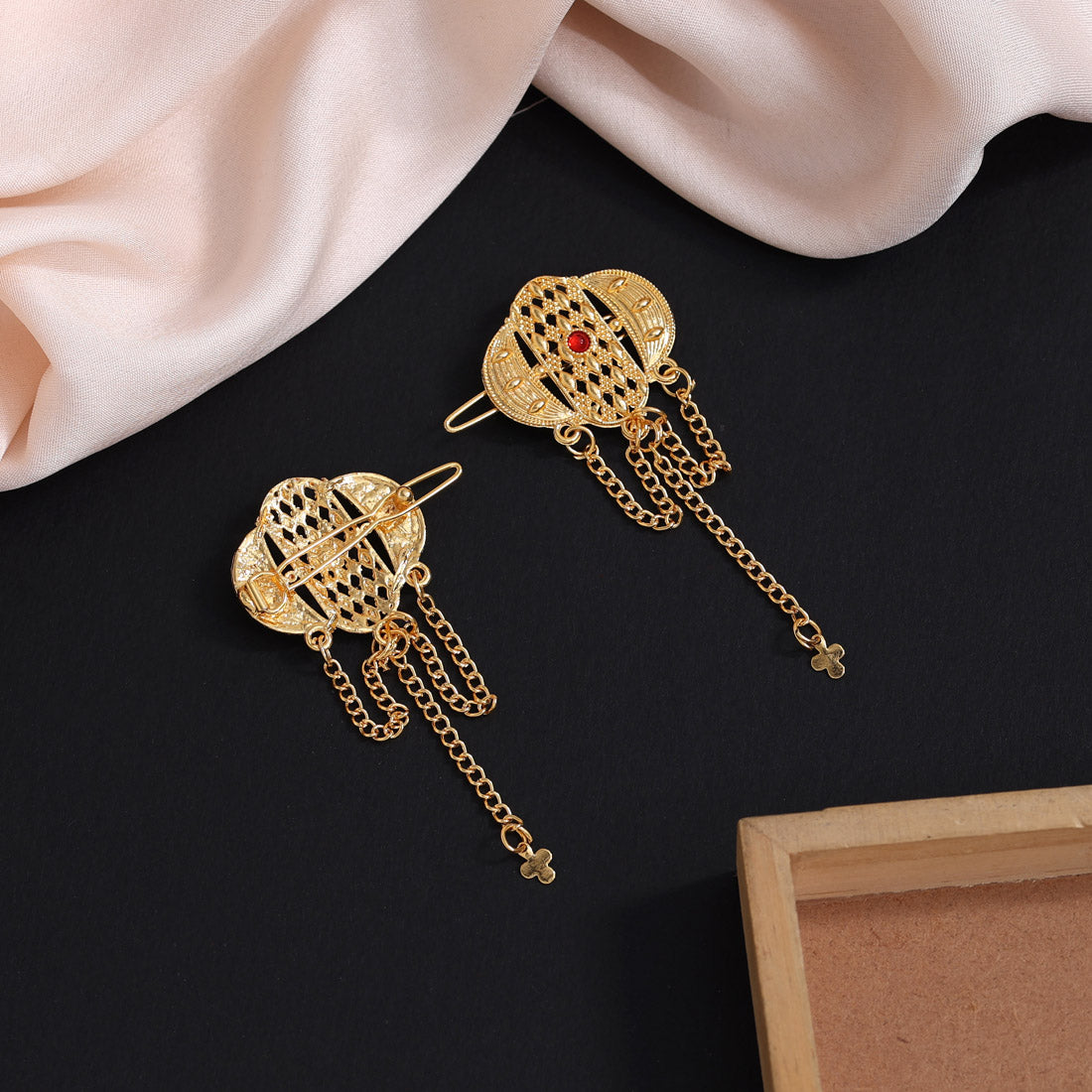 gold hair clip