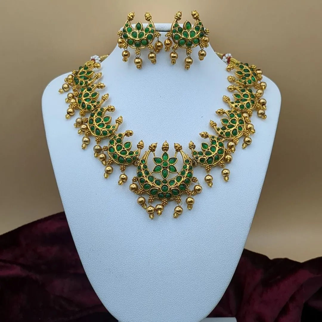 Tempel - Halskette mit Ohrringe - gold | grün