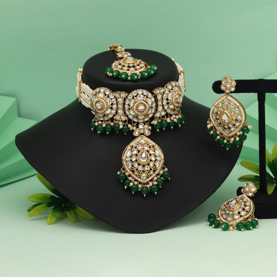 Kundan Choker Halskette mit Ohrringe & Tikka - gold | grün
