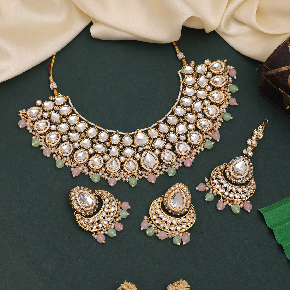 Kundan Halskette mit Ohrringe & Tikka - gold | rosa, mint
