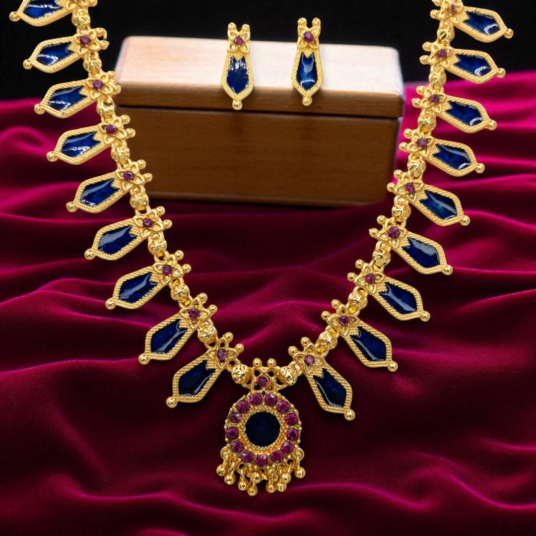Trendy Kerala Palakka Necklace - gold | green