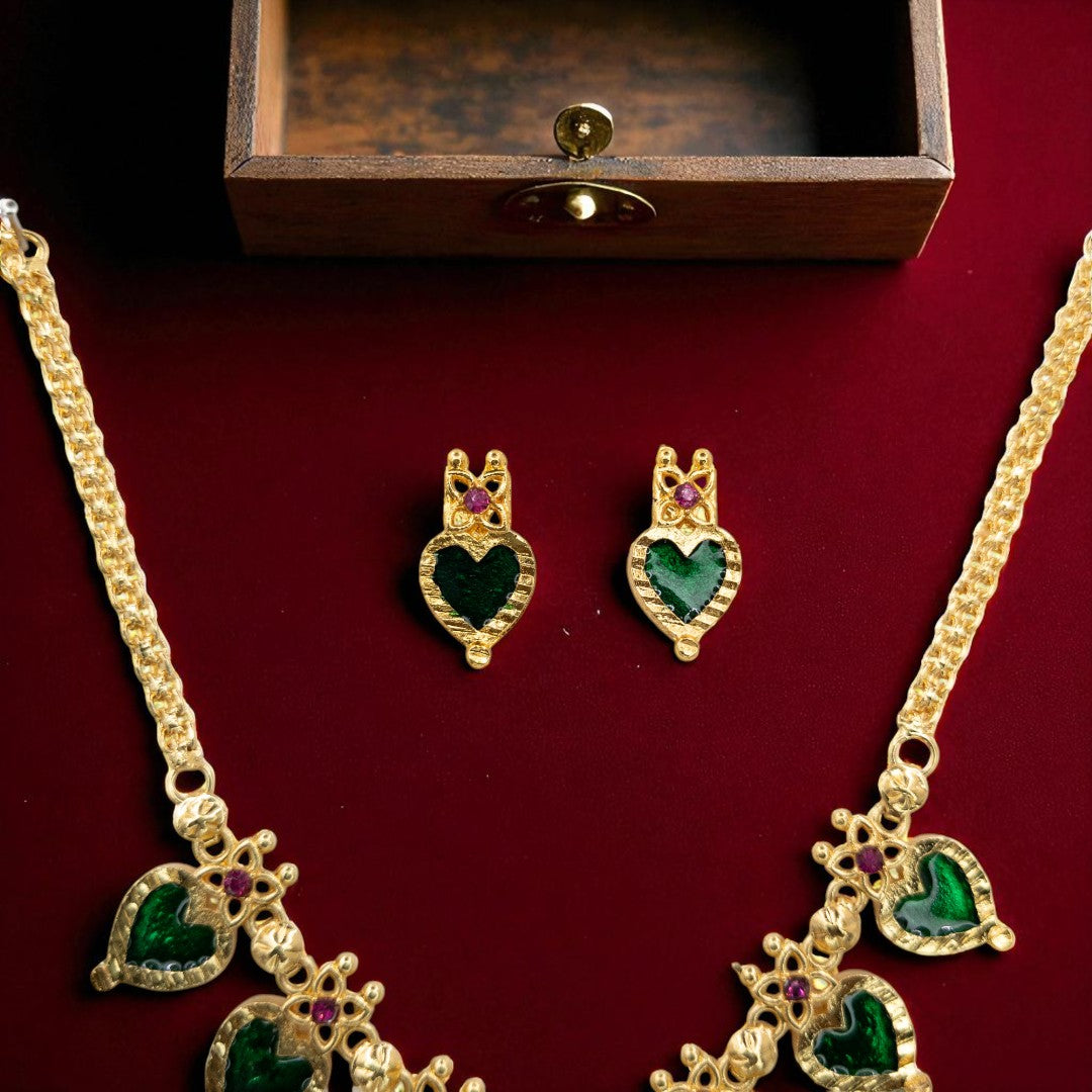 Trendy Kerala Palakka Necklace - gold | green