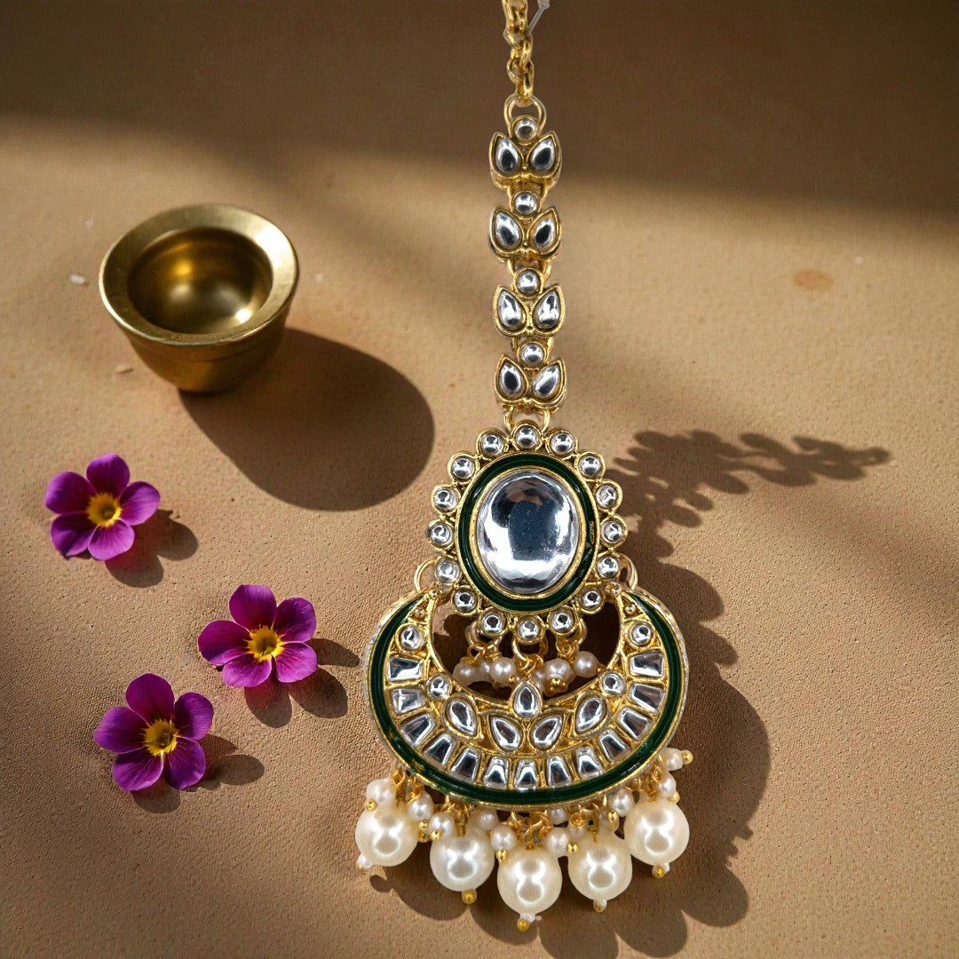 Kundan Choker Halskette mit Ohrringe & Tikka - gold | weiß