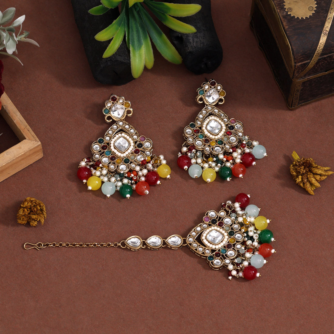 Kundan Necklace with Earrings & Tikka - gold | Red