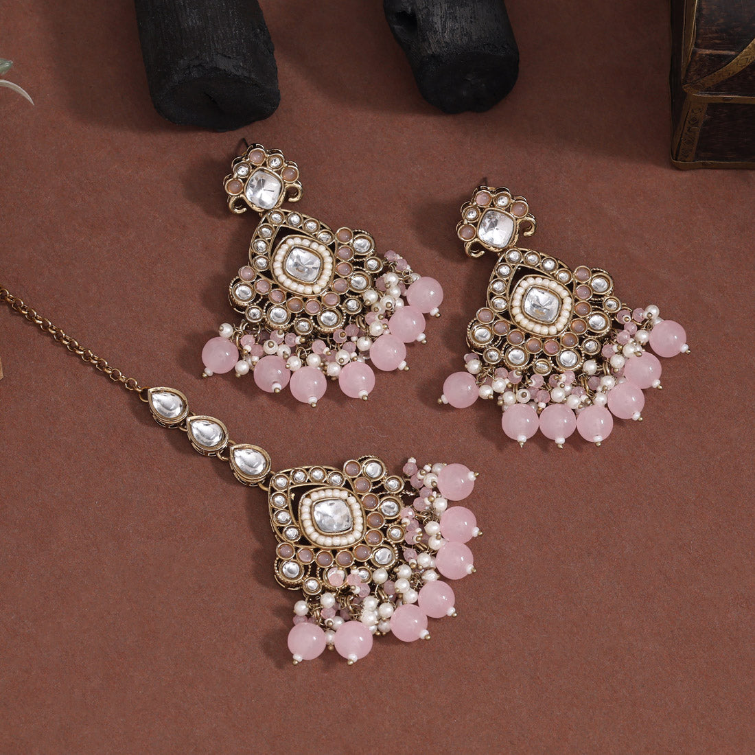Kundan Necklace with Earrings & Tikka - gold | Red