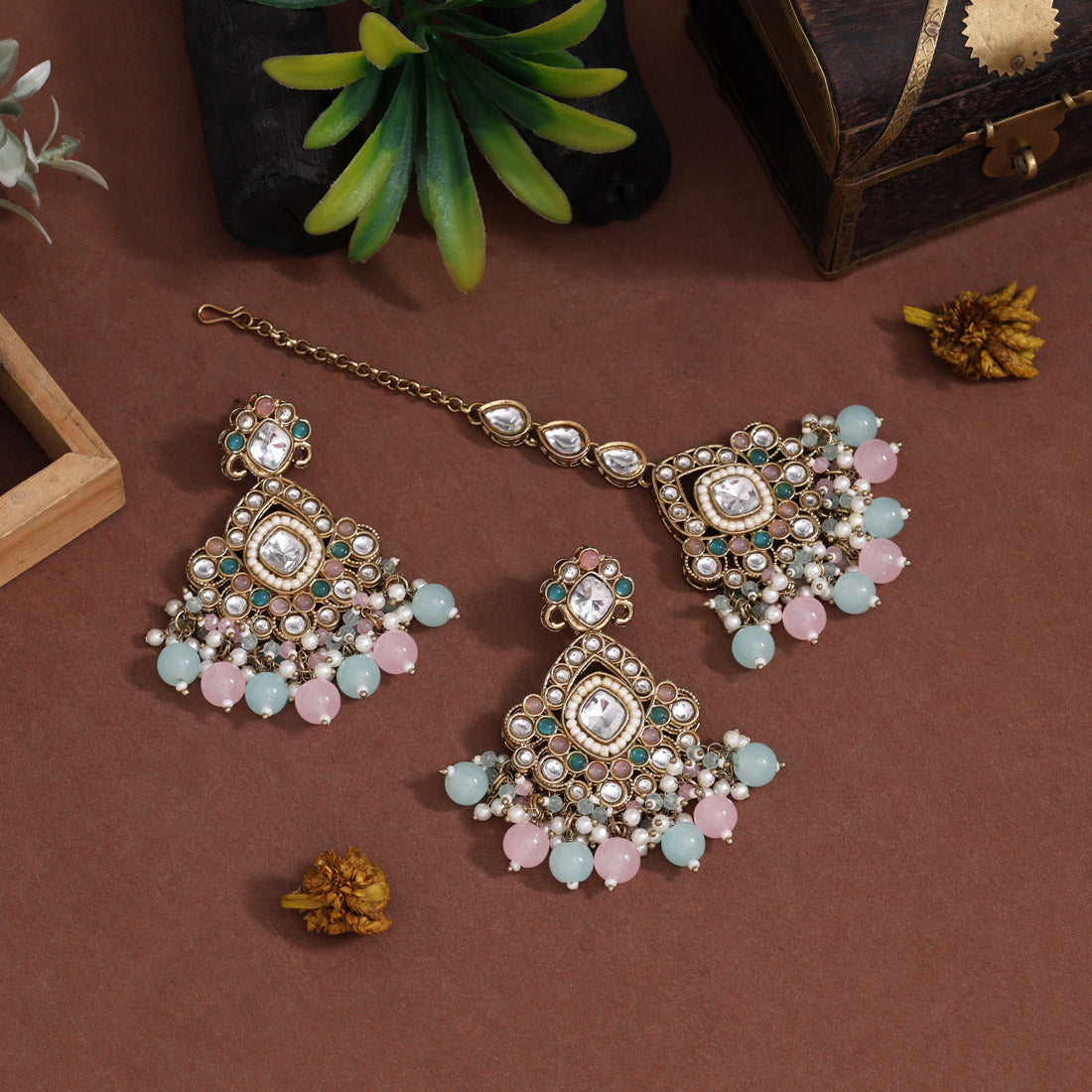 Kundan Necklace with Earrings & Tikka - gold | Red
