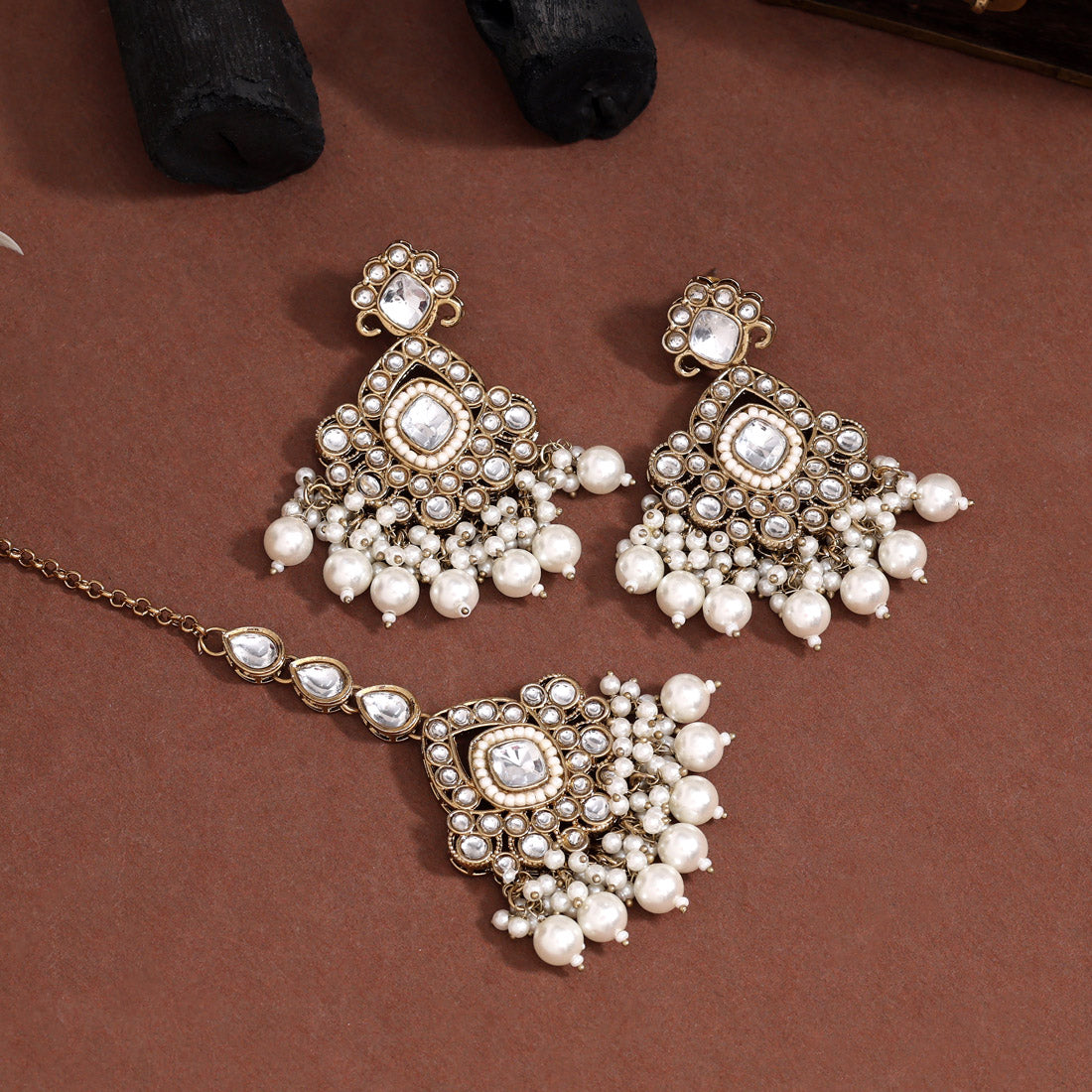 Kundan Necklace with Earrings & Tikka - gold | Red