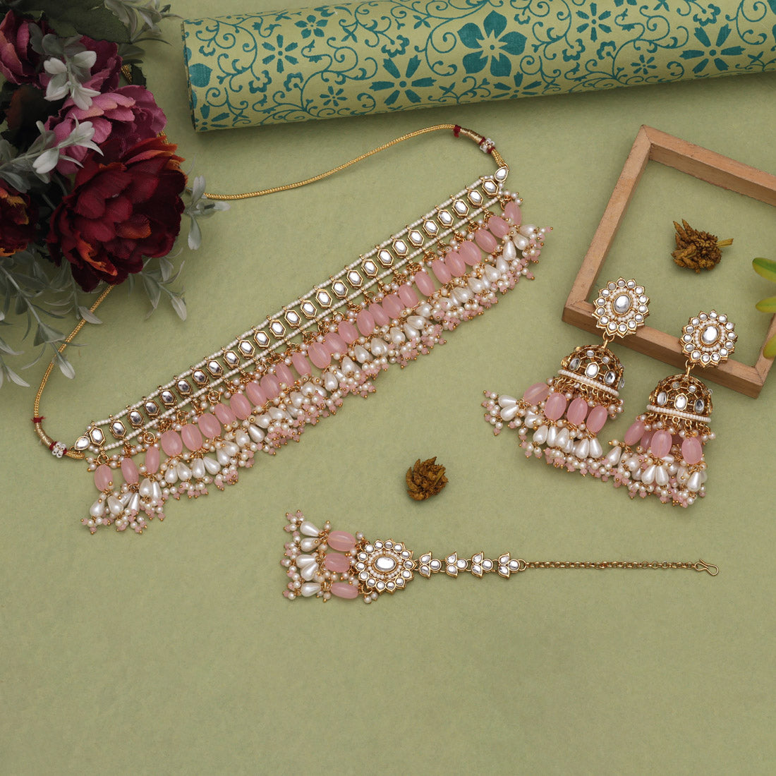 Kundan Choker Halskette mit Ohrringe & Tikka - gold | Rosa